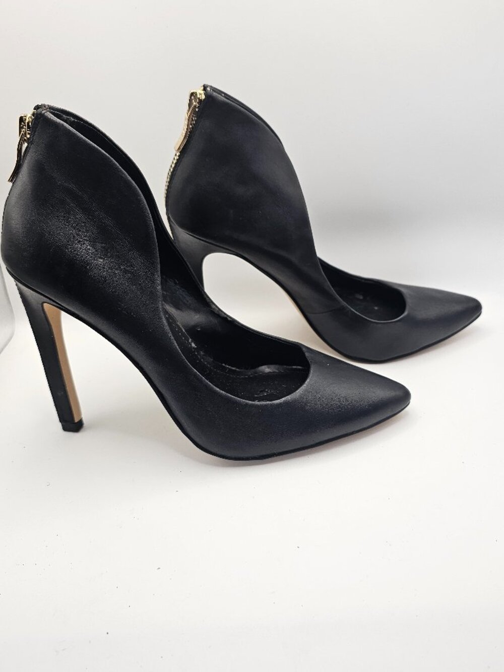 BCBGeneration “Conrad” Black Leather Pointed‑Toe Pumps – Size 7M - Picture 3 of 8